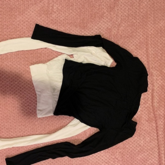ALO YOGA Cover Long Sleeve Rip Top XS - Picture 5 of 8